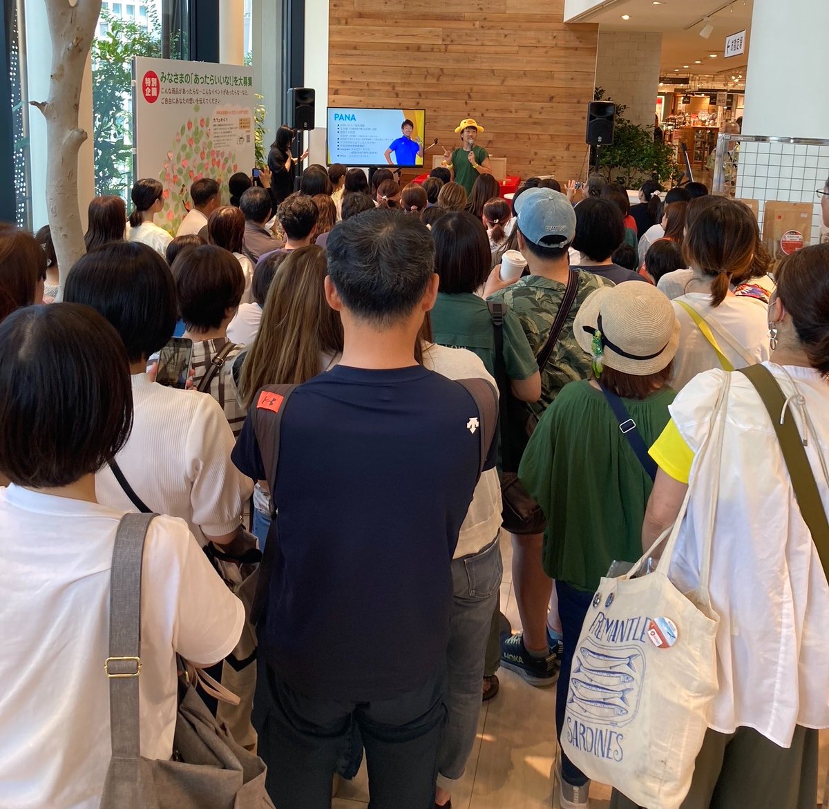 gaaarick's tweet photo. 6月13・14日 阪神百貨店/小鳥ガーデン
有難い事に1年ぶりに帰ってきましたぁ🤣🔥
土曜は女優 高柳明音さんと🐥
日曜は掛川花鳥園バードスタッフ多賀さんと🦜
個人としては皆様からの質問をベースにみんなで楽しむ30分にしようと思ってます✨
楽しみましょー✌︎('ω'✌︎ ) https://t.co/0WJyPOJlMj