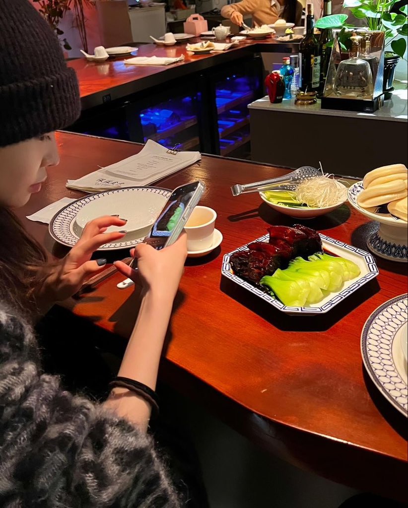 Aurilvoe's tweet photo. Jauh-jauh ke Monaco, yang dimakan Pakcoy. https://t.co/t2Vh6itNPb