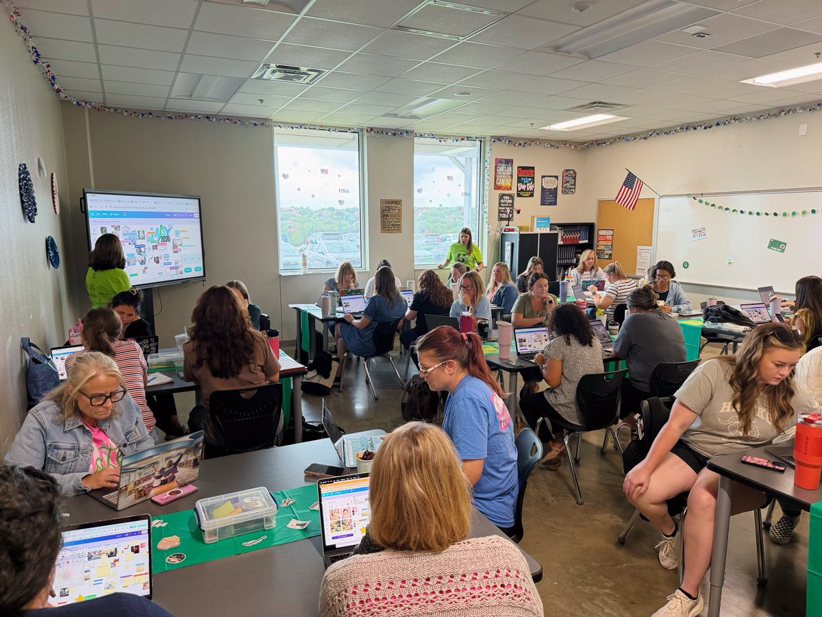 ComalDL's tweet photo. Comal U Day 1&amp;2 Complete! We have been having the best time sharing a whole LATTE Digital Learning. Our TLC members have been killing it! We can’t wait to see what the rest of the week has in store🤩#comaldl #comalu #comalisd https://t.co/JMLy1JT5E5
