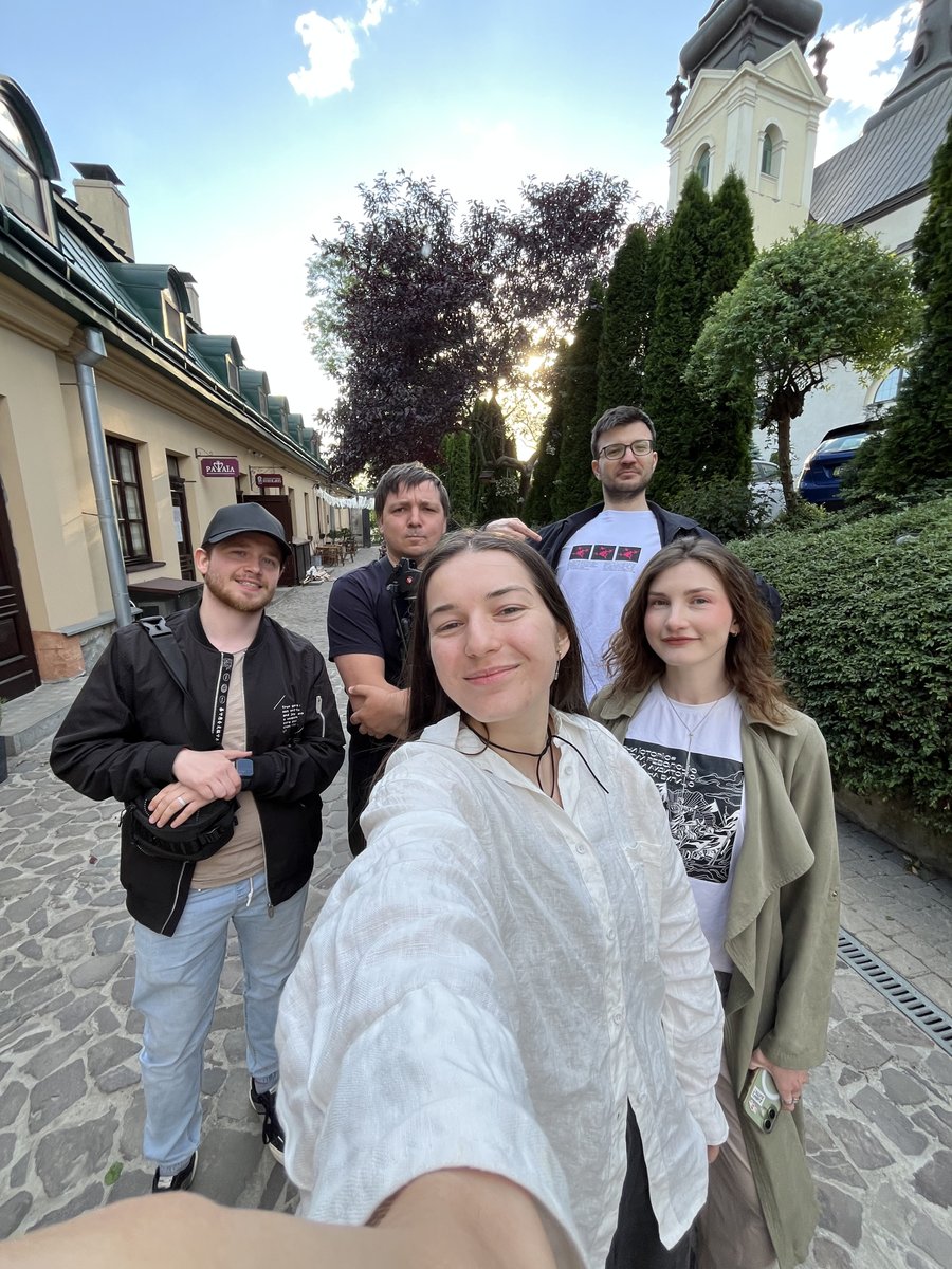 1991_fund's tweet photo. Дякуючи нашим друзям відеопродакшину Flash ми маємо змогу записувати важливі історії і робити якісні відео. Дякуючи @sofoklio ми можемо розповідати і зберігати ці історії ❤️ https://t.co/tUwZR2K5pV