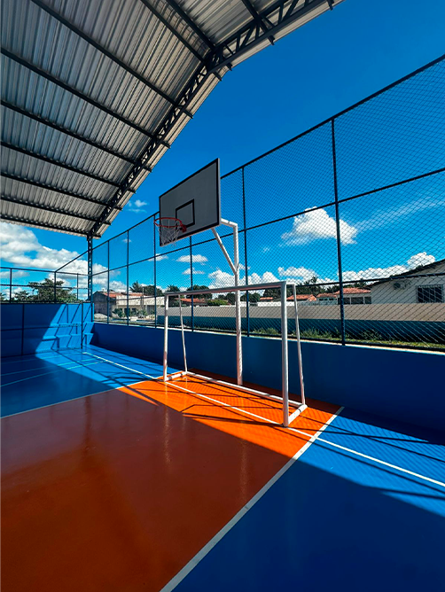 SinfraMA's tweet photo. 📍Belágua

Reforma e revitalização da quadra da escola José Alves Saminez, no bairro Trizidela

Retoques finais para entrega à comunidade escolar 🏀⚽

Espaço esportivo está novinho e vai garantir mais oportunidades para a prática de atividades físicas e  lazer entre os alunos!👏 https://t.co/u2cjXDmq27