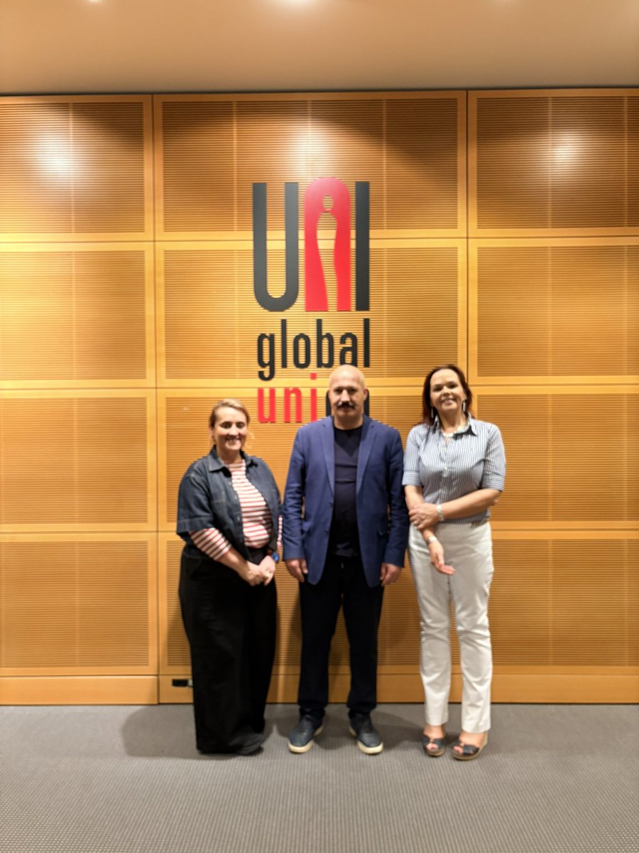 omercagirici's tweet photo. Türkiye’de özel güvenlik görevlilerinin temsilcisi olduğumuz İsviçre’de üst kuruluşumuz olan Uni Global Union Genel merkezini ziyaret ederek UNI Global Union Güvenlik Sektör yöneticilerimiz Michala Lafferty ve Joanna Katsoulas, ile  ülkemizde bulunan küresel Güvenlik Firmalarına yönelik örgütlenme çalışmaları ve tüm ülkelerde çalışan özel görevlilerinin genel konuları ile ilgili önemli görüşme gerçekleştirdik.

Türkiye’de faaliyetleri bulunan küresel Güvenlik Firmalarında çalışan tüm özel güvenlik meslektaşlarımızı Uni Global Union’da küresel sözleşme kapsamında temsil eden tek sendika olarak toplu sözleşme kapsamına almak için çalışmalarımızı kararlılıkla sürdürüyoruz.
Biz Birlikte Güçlüyüz..
#güvenlikişsendikası
@turkiskonf 
@uniglobalunion 
@Guvenlik_is 
@MichalaLaffert2 
@UNI_Europa