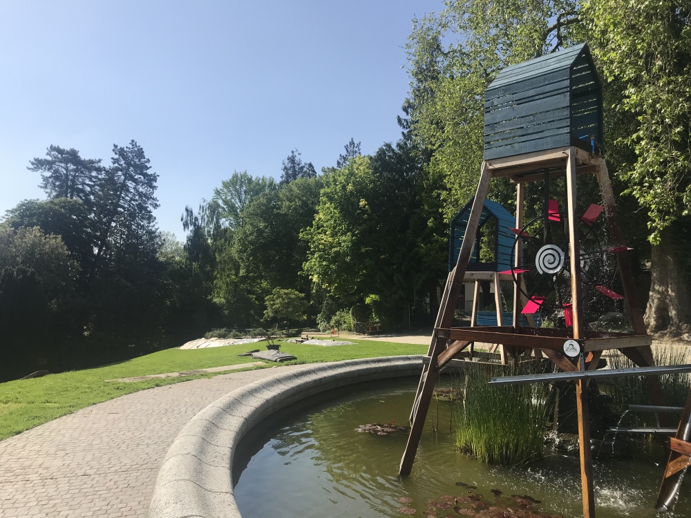 CDLM53's tweet photo. Découvrir les coulisses du service des Espaces verts de Laval https://t.co/rIdH15uWpV https://t.co/HJ1NBC5am5