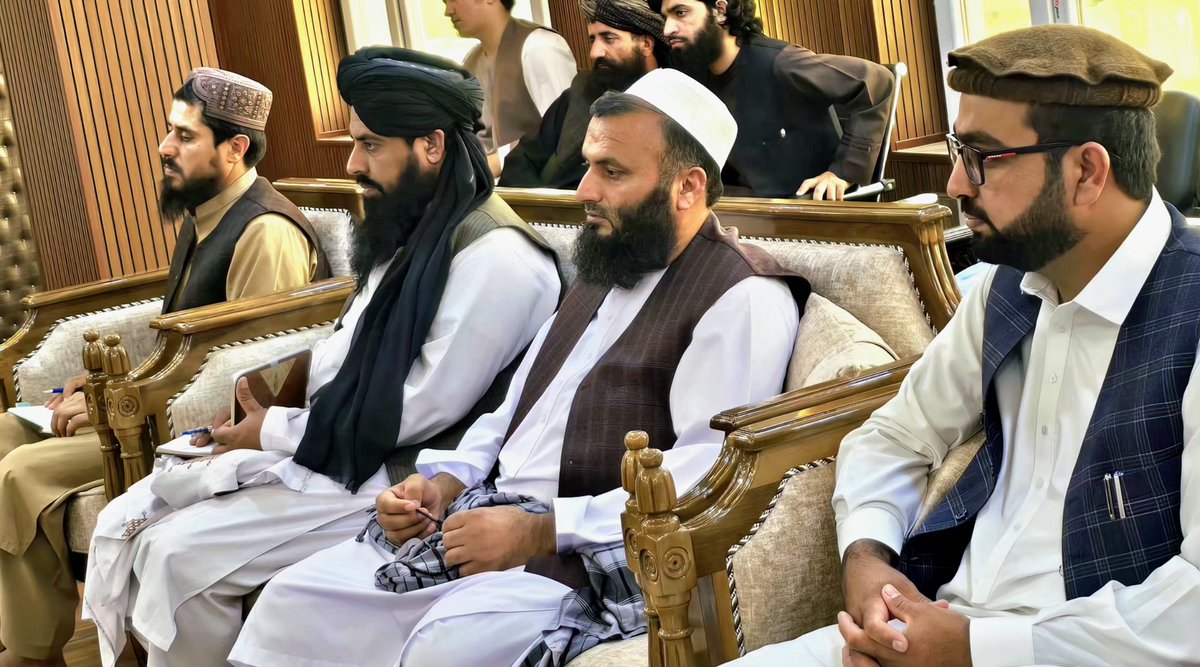 mustaghfir_g313's tweet photo. د ترکیې هېواد یو ځانګړي پلاوي، د خوست ولایت والي الحاج م.ولوي عبدالرحمن حقا..ني سره کتنه او ناسته ترسره کړه.

په یاده ناسته کې د ترکیې د پلاوي مشر، احمد تکور، وویل چې نږدې شپږ کاله کېږي په افغانستان کې فعالیت کوي او دا مهال په اته ولایتونو کې تعلیمي خدمات وړاندې کوي. ١/١٣ https://t.co/GBqmnNrlj1