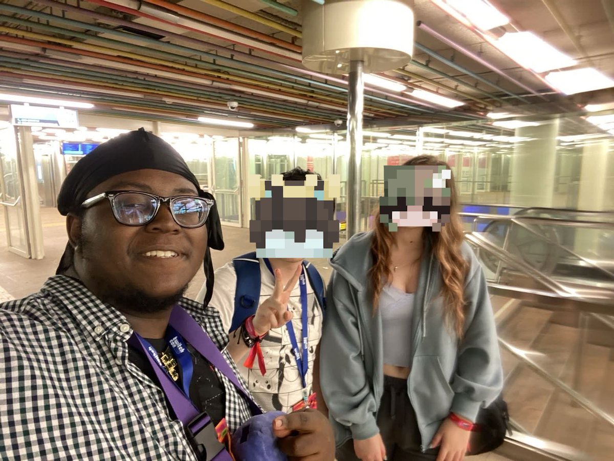 itslazys's tweet photo. Such an amazing first time experience at twitchcon, thank you to everyone making it so fun!! <3

hopefully see everyone again next year 💚 https://t.co/W17TrRPfb0