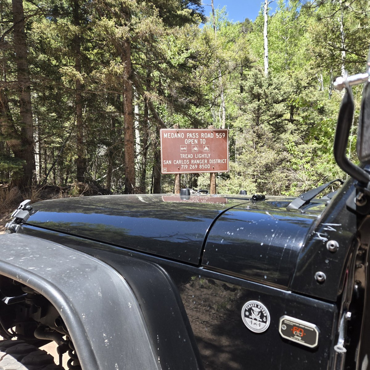 XCountryLiving's tweet photo. Dropping out of the high peaks of Medano and spilling into the Great Sand Dunes field. ๐๏ธ๐๏ธ Tire deflators and sand recovery layout list: https://t.co/Mpr1s2YBrM ๐
#JeepWrangler #GreatSandDunes #Colorado #Overlanding https://t.co/lX3D1JD3eP