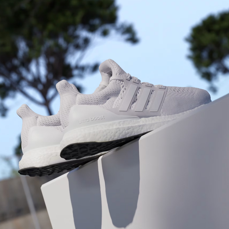 KicksDeals's tweet photo. 😲 Select sizes under 10 are 50% OFF for the 'Cloud White' adidas UltraBOOST 1.0 at $90 + you can get FREE shipping! //Ad

BUY HERE -> https://t.co/i1FsinfE1h https://t.co/ychJPa6MBW