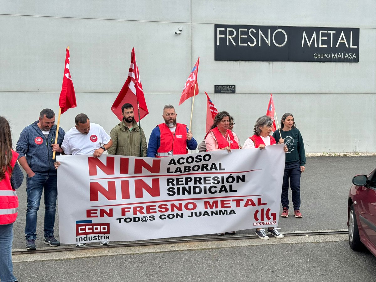 ccooindgalicia's tweet photo. ✊ Nin un paso atrás fronte á represión sindical! Hoxe en Cerceda, arroupando o compañeiro Juanma ás portas de Fresno Metal. Defender os dereitos das persoas non pode ser motivo de sanción. Se tocan a un, tócanlle a toda a clase traballadora. 📸👇 #SindicalismoSenRepresión #CCOO https://t.co/SVyXjc26ax
