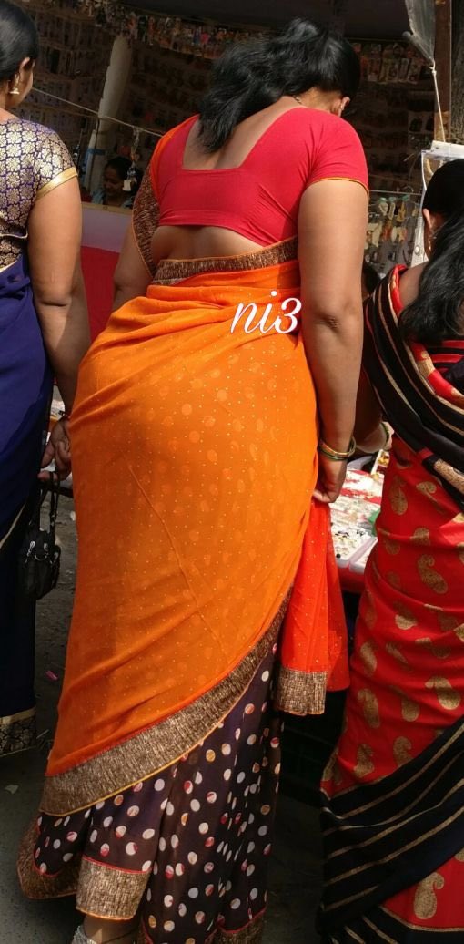 Anonymous752116's tweet photo. Mummy jab market jati hai toh saree ke andar chaddi nhi pehenti taaki payment karne me aasani ho https://t.co/IOEcs3WfrZ