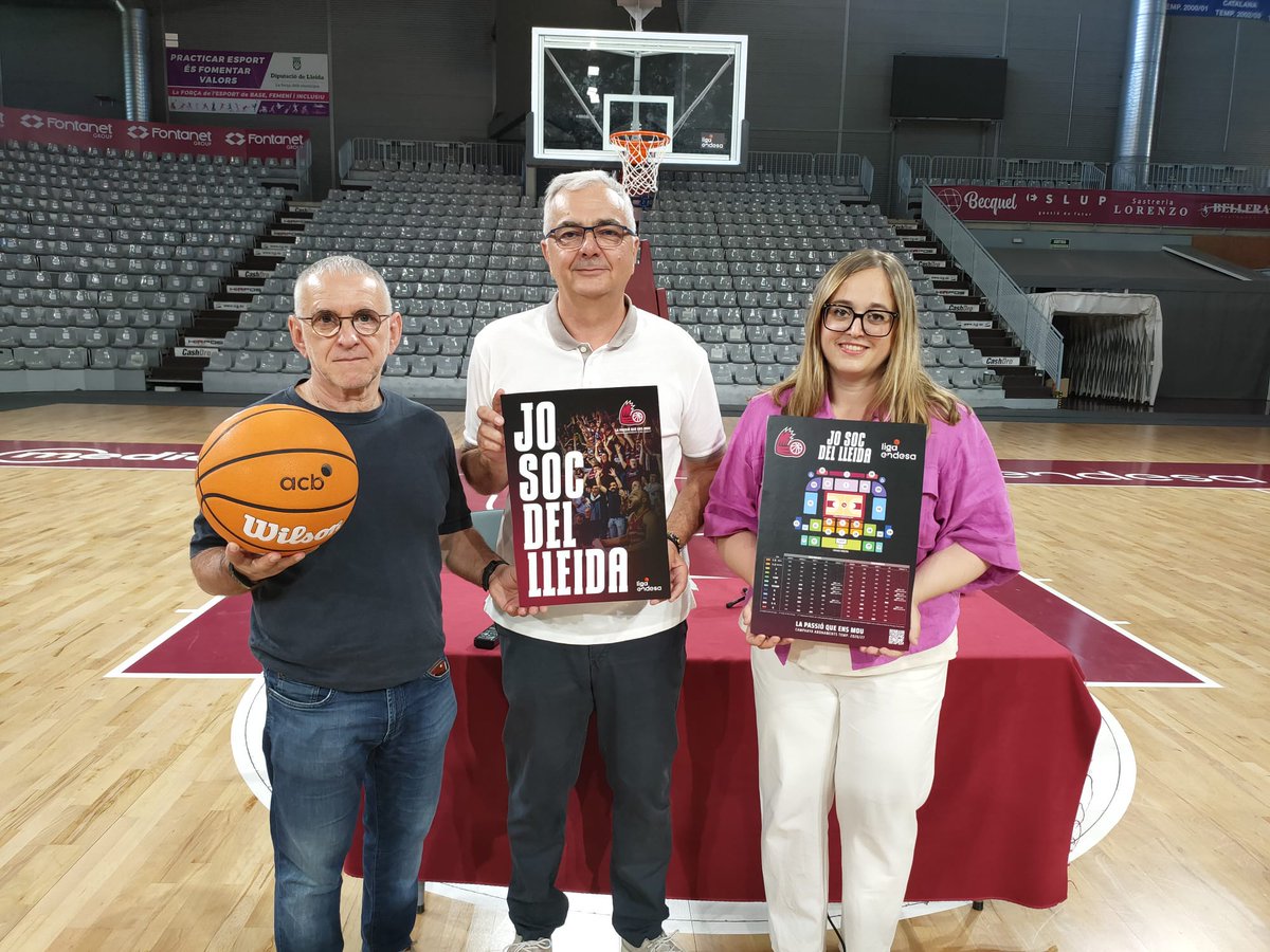 Ua1FM's tweet photo. A partir de les 18:05, al #TempsAfegit amb @sergi_guiu:

🏀Albert Aliaga, president del @flleida, fa balanç de la temporada 25-26 i presenta la campanya d'abonaments de la 26-27

🥅El CFS Linyola escala motors per la tornada davant el San Fernando

🎙️Analitzem el curs 25-26 del @PujolMollerussa, amb el president, Pere Codina, i l'entrenador, @marcdiaz_6 

🏆 @lligueslleida amb @pepespar