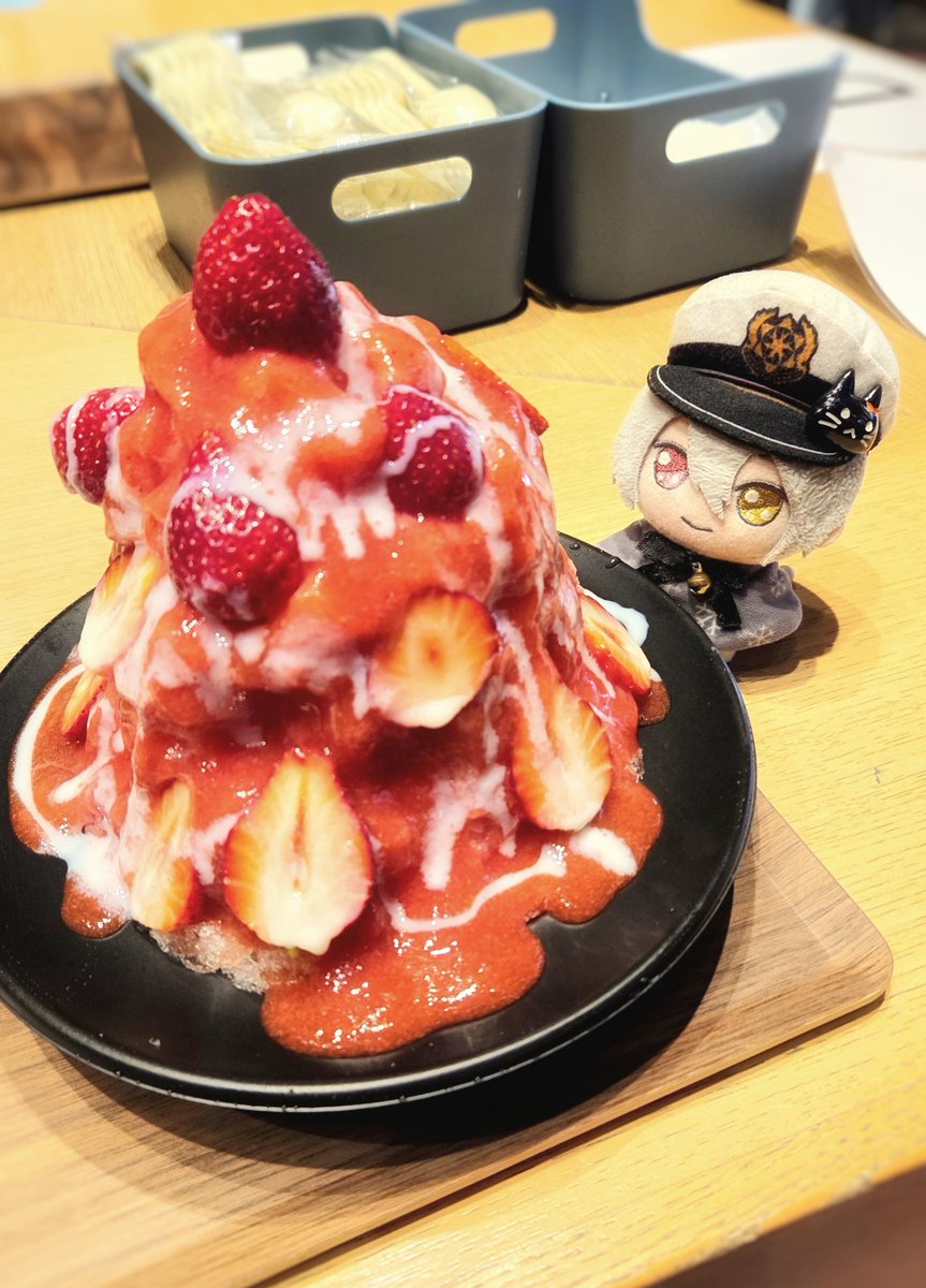 oenui0205's tweet photo. 🍓🍧 https://t.co/xoyubzhHGl