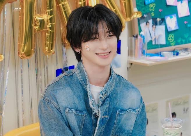 npomvtt's tweet photo. Yu Junwon (ex-FANTASY BOYS) revelou através de seu Instagram que fará sua estreia em um novo grupo. https://t.co/ayRnNxRx6n