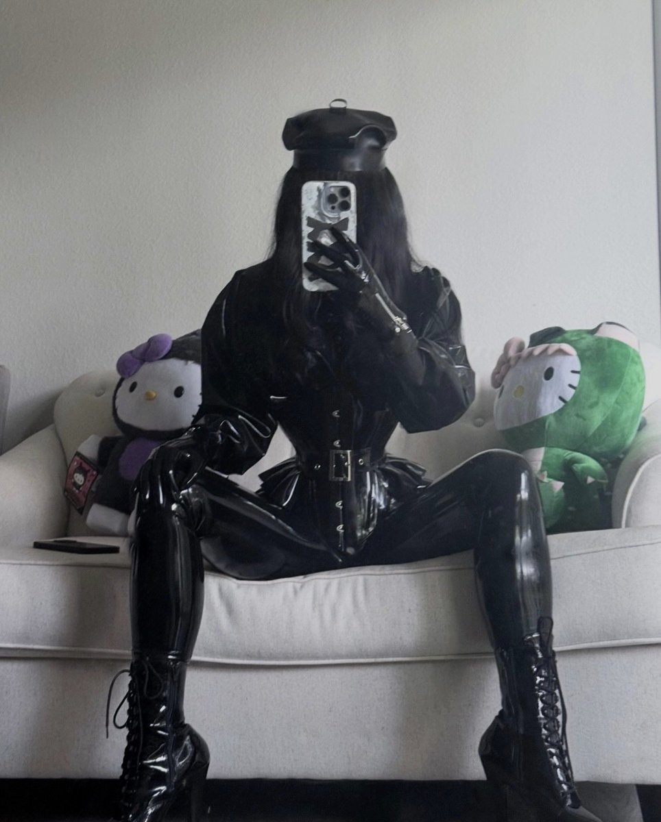 P3ggyPie's tweet photo. your dream dom gf ✨ https://t.co/wPy7qJGzv2