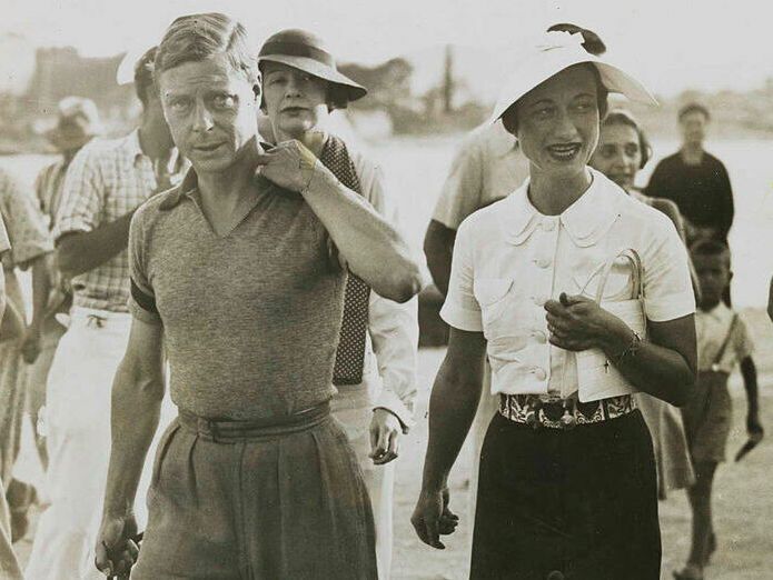 TheHistoryPress's tweet photo. #OnThisDay in 1937,  the Duke of Windsor – formerly King Edward VIII of Great Britain and Northern Ireland – marries Wallis Simpson.💒💍 Learn more👉: https://t.co/MOGpmaA4pB #OTD #RoyalHistory #EdwardVIII #WallisSimpson https://t.co/2ht0G0R5IX