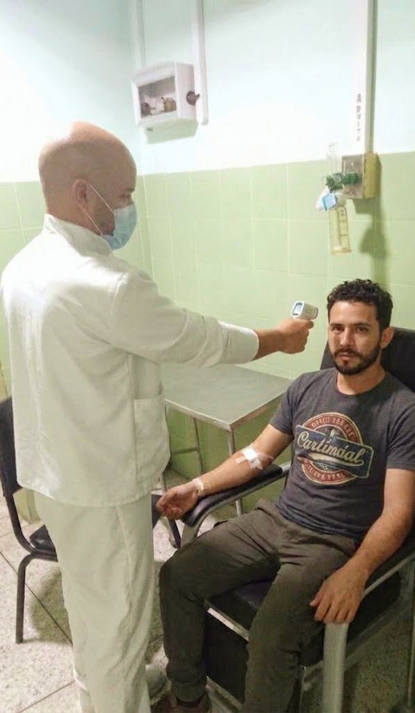 IdaimyM's tweet photo. Con el estetoscopio en la mano y el corazón en la Revolución, los médicos cubanos en Venezuela felicitamos al General de Ejército Raúl Castro Ruz por sus 95 años de entrega. 🇨🇺💖🇻🇪
 #95DeRaúl #RaúlEsRaúl https://t.co/yxJ0doz8GR