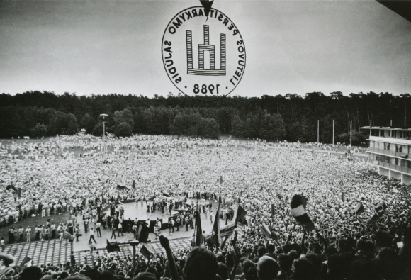 DarRamesnis's tweet photo. June 3, 1988. The Lithuanian Reform Movement Sąjūdis is founded in Vilnius. In just two years, it would help lead Lithuania from Soviet occupation to the restoration of independence. Through mass rallies, civic activism, and the courage of ordinary people, Sąjūdis became one of the most successful freedom movements in modern European history.