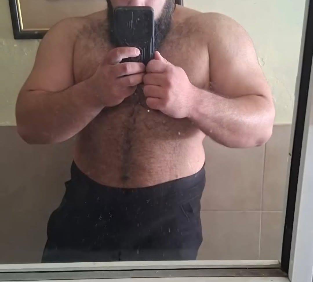 bigdbully4030's tweet photo. Big bear, dirty mirror, follow and feel free to DM https://t.co/j3C8eHfanR