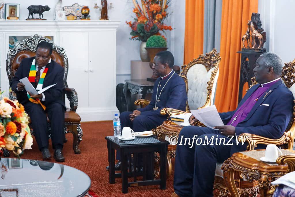 NcubeRonad's tweet photo. His Excellency President Emmerson Mnangagwa received a courtesy call from the Zimbabwe Heads of Christian Denominations (ZHOCD) at State House in Harare today. https://t.co/9SdAXF48hC