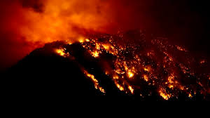 ca1997mo's tweet photo. @Jr07082001 @cec86004 @ParquesColombia Claro, lo que sí es real es que en Argentina la Patagonia ardió y no por un fenómeno natural. https://t.co/rFSoD7A4Lb