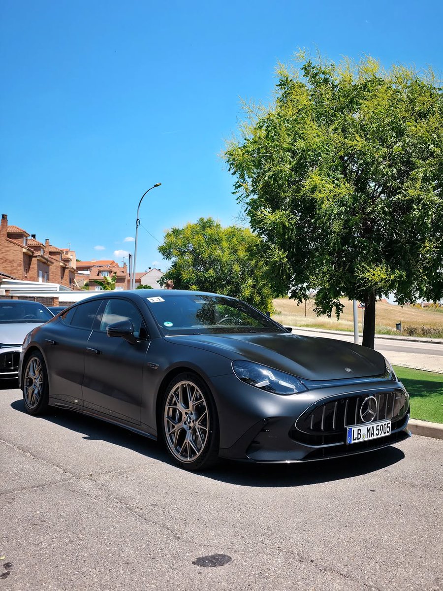 mbmaybachfans's tweet photo. The all-new @MercedesAMG GT 63 4-Door 0-100 km/h 2 sec 🦈 Rate it 1-10!

📸: @mercman (IG) https://t.co/LWdIQCBKw8