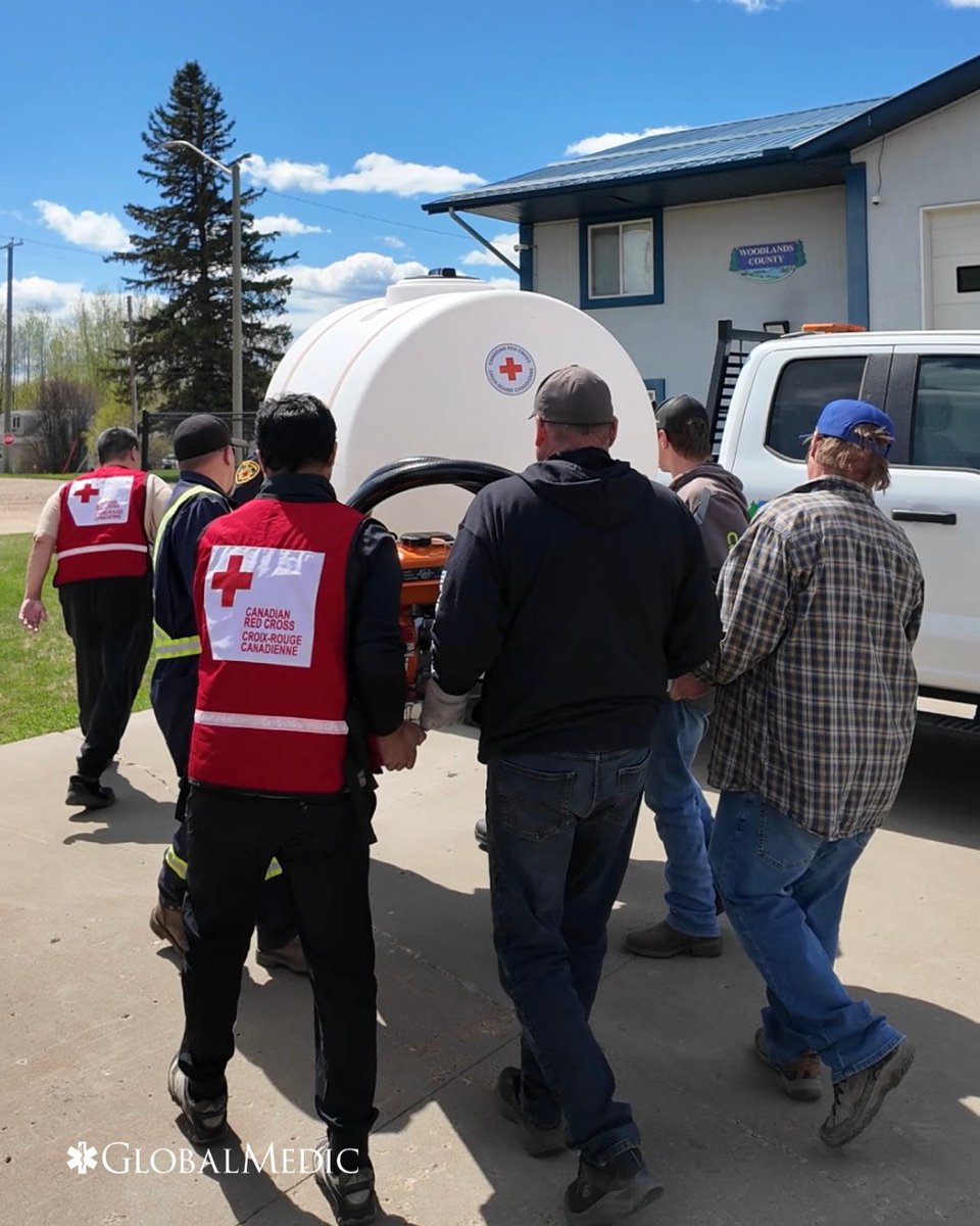 globalmedicdmgf's tweet photo. As wildfires continue to threaten communities in Woodlands County, AB, GlobalMedic rapidly responded alongside the @redcrosscanada to deliver urgently needed fire skids to frontline departments supporting the response near Whitecourt. https://t.co/LOhKJxivzf
