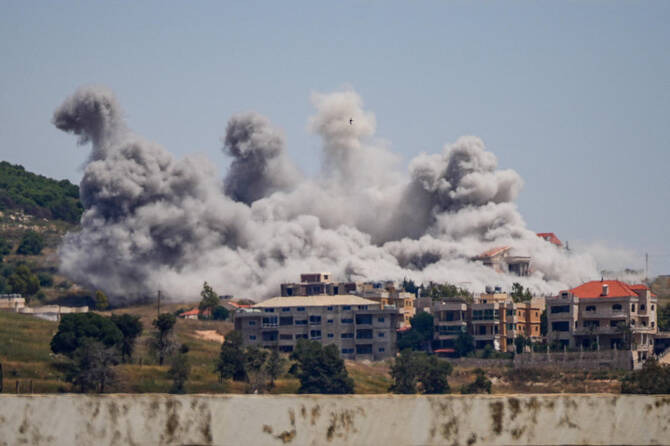 MarioNawfal's tweet photo. 🇮🇱🇱🇧 Israeli strike just blew up an ambulance in southern Lebanon, 2 paramedics killed on the spot, third fighting for life in surgery. 

Direct hit on Al-Risala crew in Tyre.

Source: Al Jazeera, Arab News https://t.co/McNcArrgwi