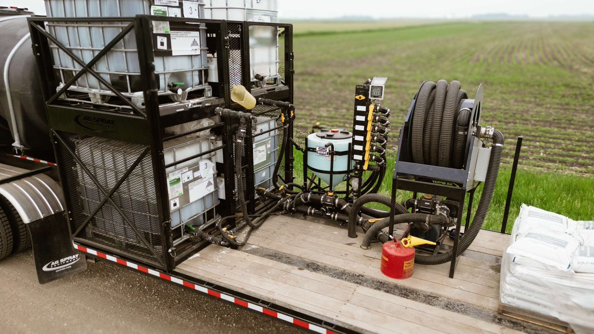 AgSprayEquip's tweet photo. Here's a recent build of our DT Series Trailer in Minnesota. This trailer is equipped with our Quad Tote Rack, STS Inductor with EZ-Meter, 3" Wet Seal Pump and EZ Pro Hose Reel.

https://t.co/gLL6WS60tP https://t.co/GesaELpbcZ