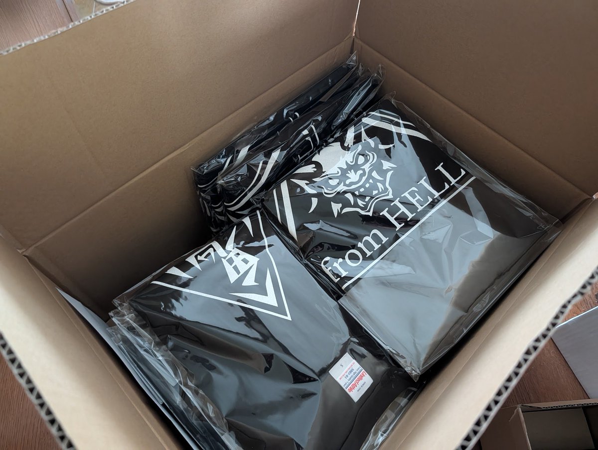 02_from_HELL's tweet photo. 無事に納品されました！
6/27（土）よりライブ会場にて販売開始。

在庫どれくらい持っていくか迷っているので、

【絶対買うので取置希望（ライブ会場で受取）】
【欲しいけど現物見て決めたい】」

のどちらも以下からご希望を投稿ください！

https://t.co/uIWsXbxdYa

#鬼fromHELL #ONIfromHELL https://t.co/xFzZF91iO2