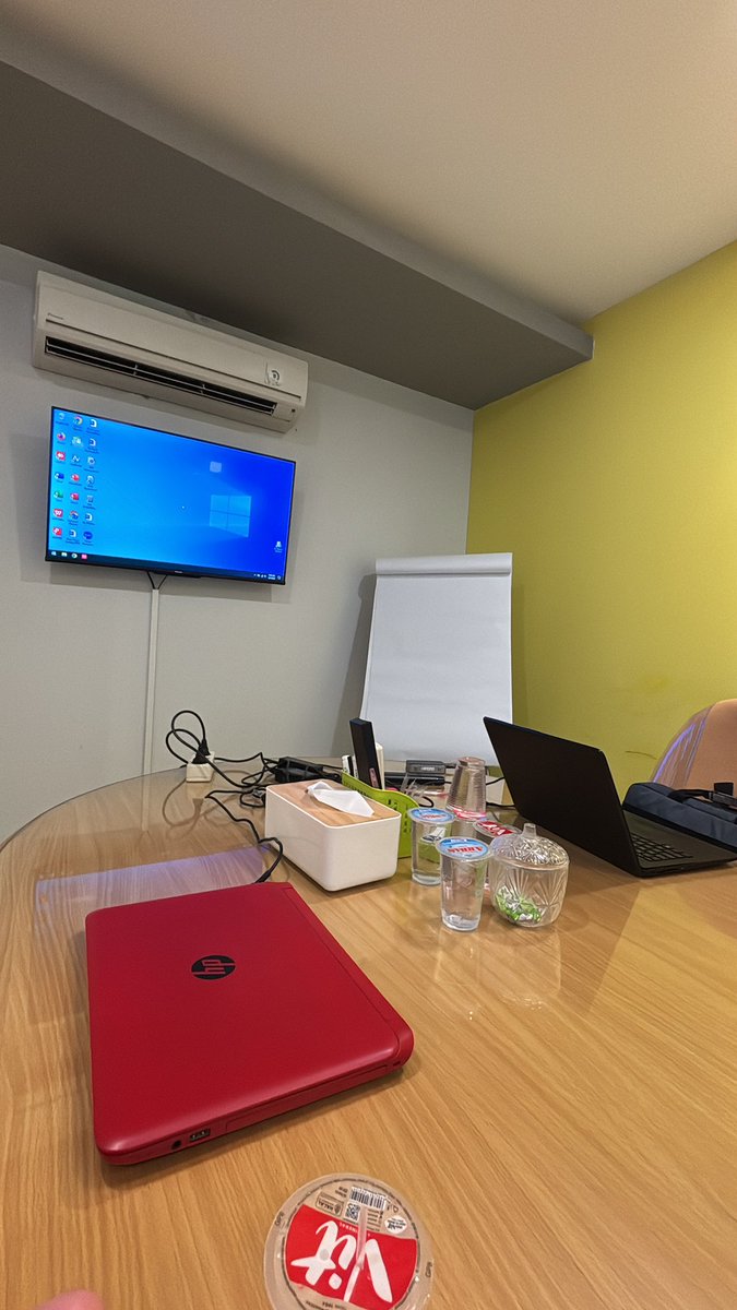 chocopi44's tweet photo. head office larissa aesthetic center🫶🏻 https://t.co/fmPF0NLcWK