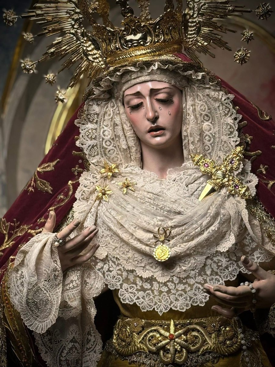 ServitasPuebla's tweet photo. 🔹 𝐋𝐀 𝐕𝐈𝐑𝐆𝐄𝐍 𝐃𝐄 𝐋𝐎𝐒 𝐃𝐎𝐋𝐎𝐑𝐄𝐒 𝐕𝐄𝐒𝐓𝐈𝐃𝐀 𝐏𝐀𝐑𝐀 𝐄𝐋 𝐂𝐎𝐑𝐏𝐔𝐒 𝐂𝐇𝐑𝐈𝐒𝐓𝐈.

Nuestra Bendita Madre, dispuesta para la Solemnidad del Corpus, Fiesta Grande de nuestro pueblo.

#𝙎𝙚𝙧𝙫𝙞𝙩𝙖𝙨𝙋𝙪𝙚𝙗𝙡𝙖
#𝘾𝙤𝙧𝙥𝙪𝙨𝘾𝙝𝙧𝙞𝙨𝙩𝙞 https://t.co/tUbf5aDIQ0