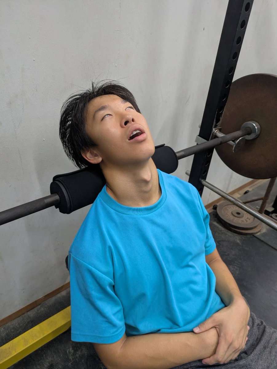 TDJTrackField's tweet photo. No.7 角谷凌

出場種目:円盤投

現投擲パート長。
マイペースに、だが着実に、ゴリラへの道を辿っている。
そろそろ大ブレークをかますときだ。
直前の足首の怪我はあったが、それを感じさせないほどの投擲をぶちかませ！やったれ！ https://t.co/rSjZkt4NJi