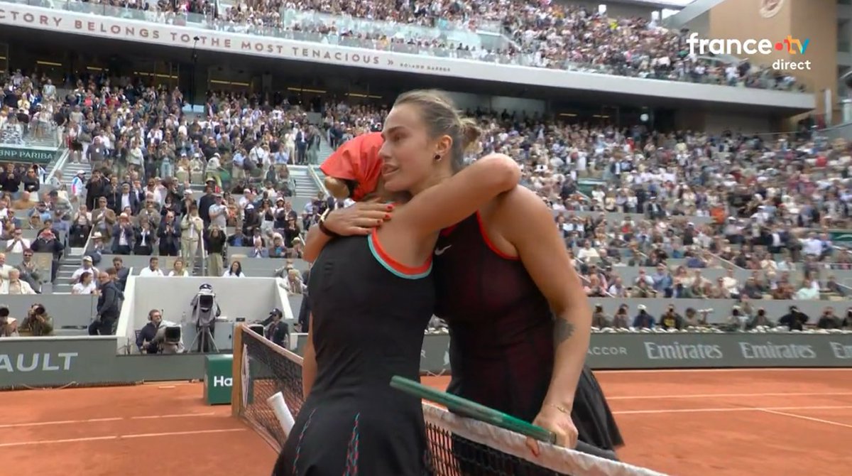 JeuSetMaths's tweet photo. Incroyable retournement de situation (encore) ! 🤯

📊 Aryna Sabalenka 🇧🇾 après avoir mené 6/3 4/1 (30-0) :
❌❌✅❌❌❌❌ (5/7)
❌❌❌❌❌❌ (0/6)
➡️ N'a remporté plus qu'un des 13 derniers jeux. https://t.co/Xx6GQf60s7