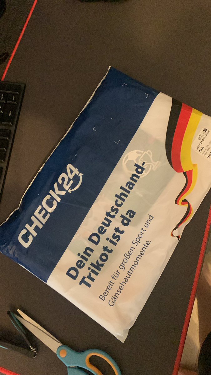 Coriozz's tweet photo. Auf eBay geht das Ding für 10€ weg 
Glaub das mach ich🥸 https://t.co/fSz6phCHl5