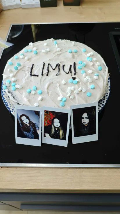 CoolVkeiFan's tweet photo. Happy birthday @limu_mme !! #worshipthedrummer💜 https://t.co/hYlc2p9o1s