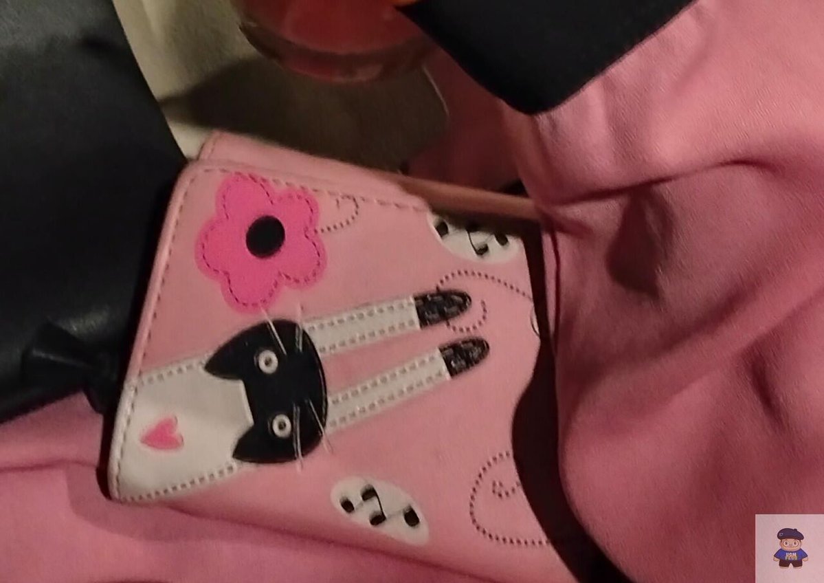 UGM_FESS's tweet photo. Yujiem! [LOST WALLET] Mohon bantuannya 🙏 Jatuh dompet pink kucing tgl 3 Juni jam 15-15.20 WIB.
Rute: Manna Kampus Simanjuntak - Berbah (lewat Lempuyangan, Timoho, Janti).
Isi a.n Pungky Julia M: KTP, SIM, KTM UGM, BPJS, ATM BSI &amp; BRI.
Hubungi DM IG @pngkyjuliaa ya. Tq! https://t.co/3GCh35oP4M