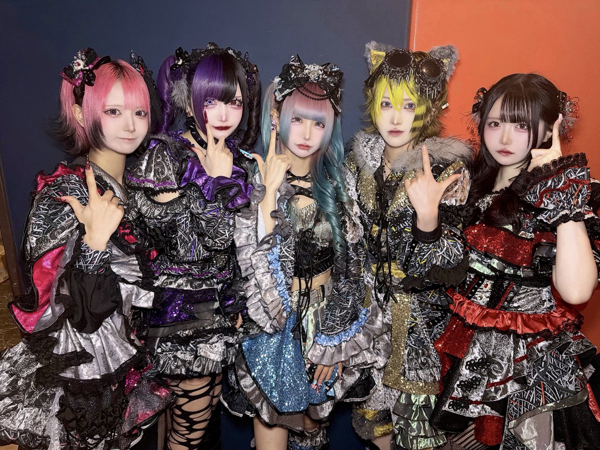 MADOROMI_IDOL's tweet photo. 『MADRIN』ありがとうございました❤︎

明日初主催『人間標本』!! 月神キラ🧬リアバ🎂
Shibuya THE GAMEです⟡˖· https://t.co/6BGxAeZtaB