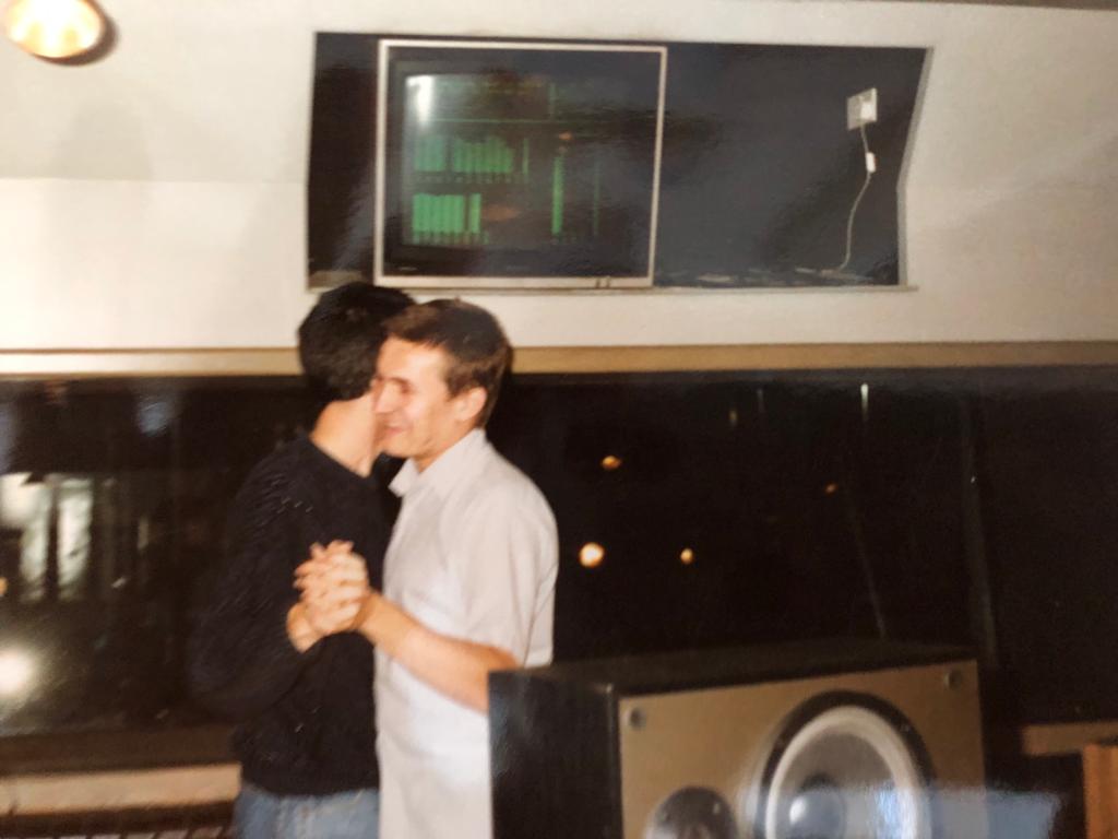 PaulHeatonSolo's tweet photo. 40 yrs ago today, just a week after it's release, we receive the first chart position for Happy Hour.....no 58!
Myself dancing with @stancullimore and @JohnWSyndicate under peashooter attack from @Normanc15002607 during the recording earlier in the year. https://t.co/UalBTiwjLy