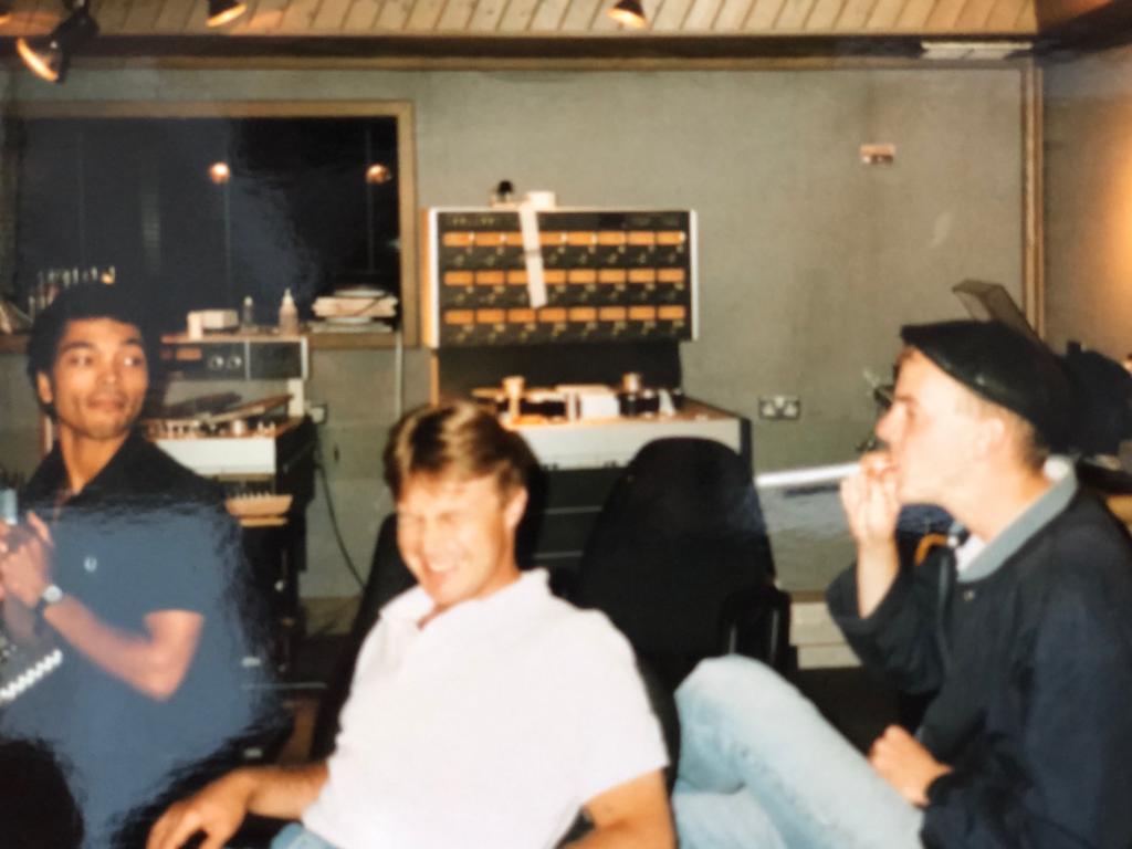 PaulHeatonSolo's tweet photo. 40 yrs ago today, just a week after it's release, we receive the first chart position for Happy Hour.....no 58!
Myself dancing with @stancullimore and @JohnWSyndicate under peashooter attack from @Normanc15002607 during the recording earlier in the year. https://t.co/UalBTiwjLy