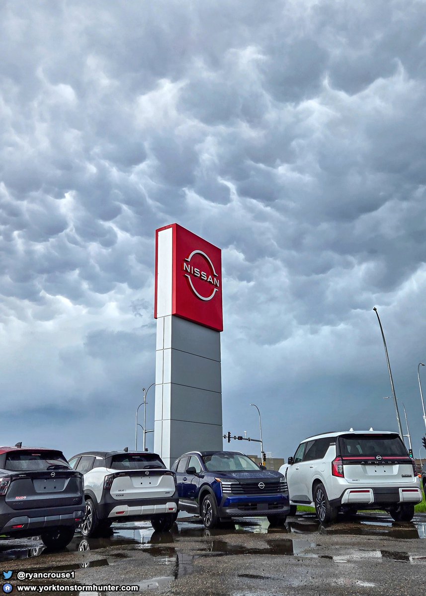 ryancrouse1's tweet photo. June 2, 2026
Beautiful display of Mammatus Clouds over #Yorkton SK Canada around noon.

#skstorm #stormhour #thunderstorm #weather #shareyourweather #wxtwitter #exploresask #Nissan #MammatusClouds https://t.co/SWwROcb4Vu