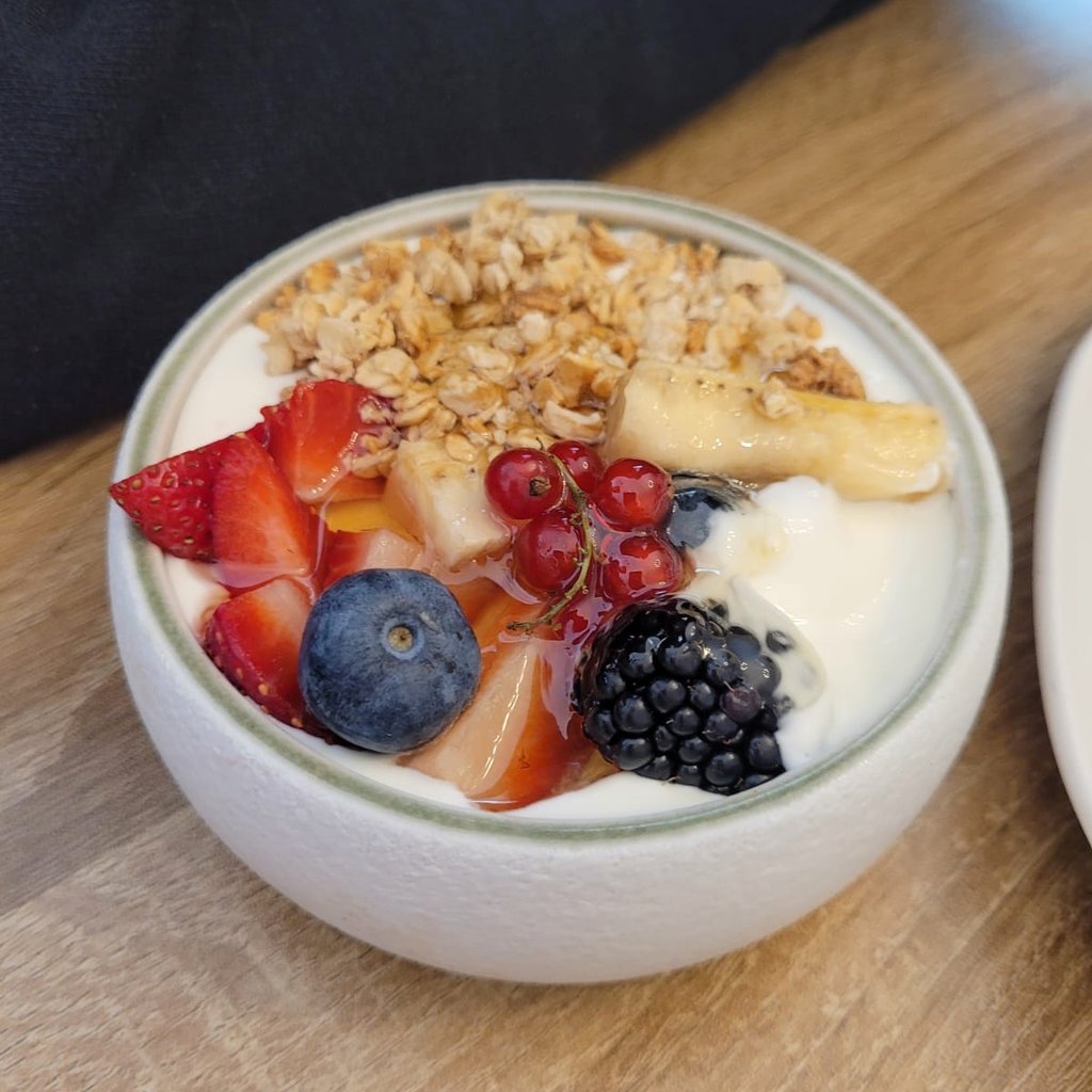 Bluenne_'s tweet photo. I love pretty food 🥞🥄 https://t.co/2LQICuyWwM