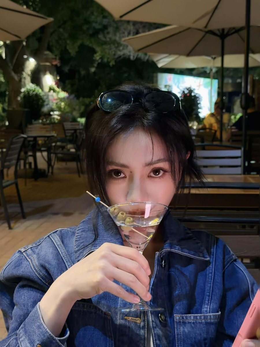 acekeyin's tweet photo. keyin xiaohongshu update

“kinda chill 🍸” https://t.co/O6CM6b2KRa