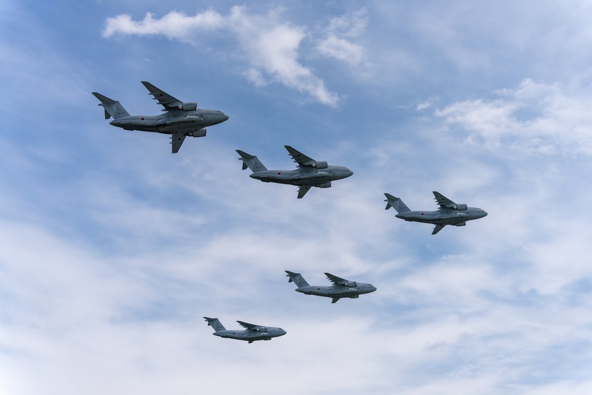 maxwellsdemon27's tweet photo. 2026.5.24　＃美保基地航空祭　C-2　五機大編隊 https://t.co/V8cIseOojT