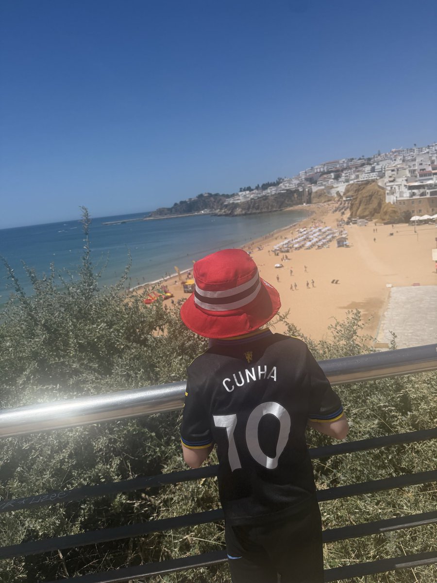 MrsLisaH1981's tweet photo. Last day in Portugal 😭 gutted to be coming home to rainy England tomorrow https://t.co/IlJLOjFzDG
