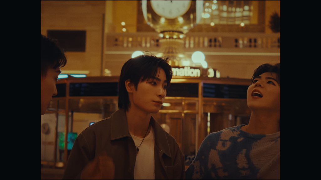 Big_O_cean's tweet photo. Between takes of “Make it up to you” 🎬

Photo by @karylove22 

#BigOcean #빅오션
#MakeItUpToYou https://t.co/54y7tFGcUG