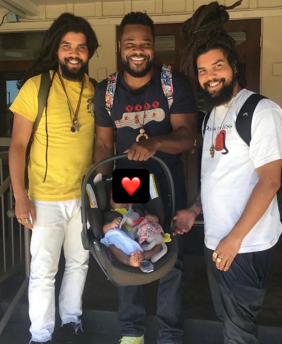 freakoutsideofx's tweet photo. The twins who played Nelson on the Cosby show with Malcolm Jamal Warner and his daughter https://t.co/hpW2kAyIaf