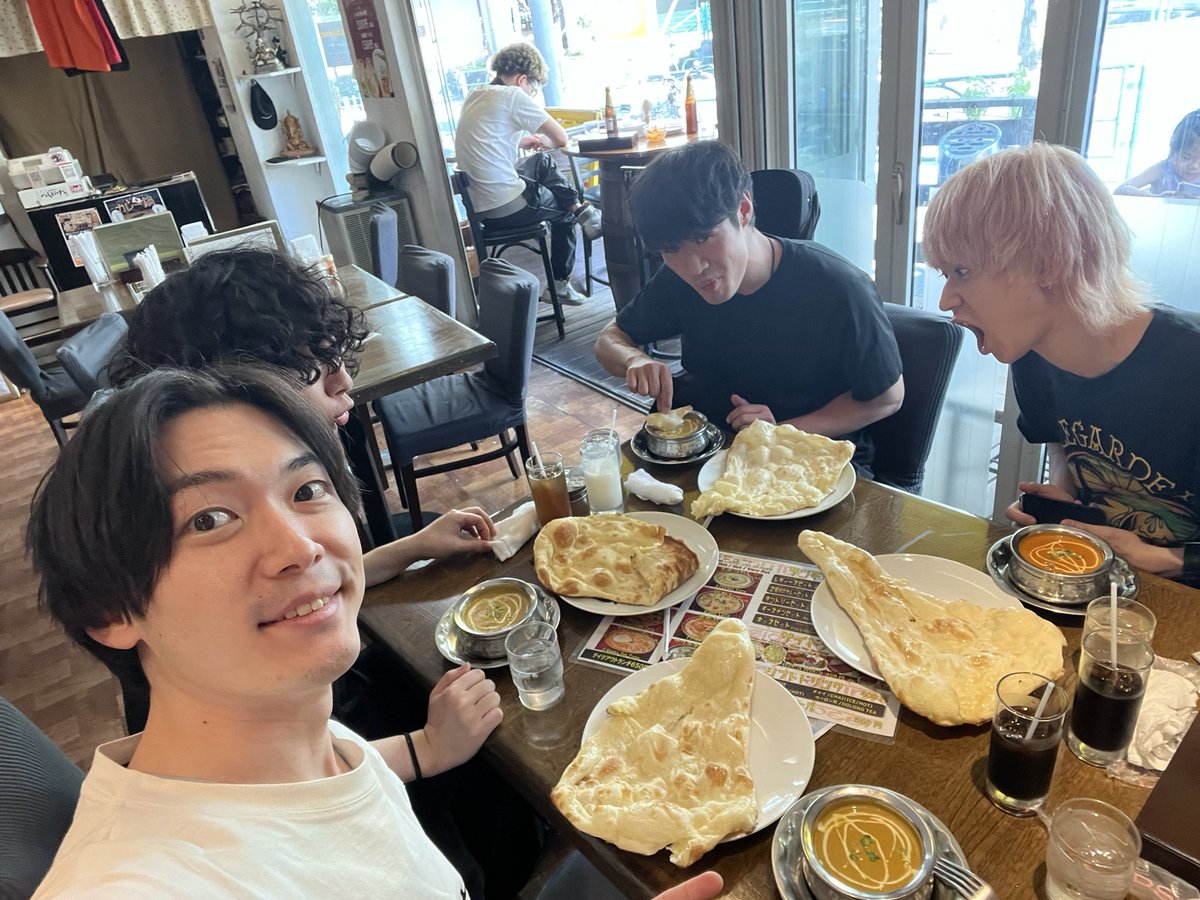 yetlowlight's tweet photo. 皆様5/31の企画に遊びに来てくれてありがとうございました！
はい、ということで6月イン！
今月も9本だ！ﾔﾊﾞｲﾈ

Yet low Lightはいつでもライブハウスで待ってるからいつでも遊びにきてくれ。

そして企画の日配ったフライヤーの新曲は聴いてくれたかな？予習よろ🔥

小山 https://t.co/W2Q3BHHEiV