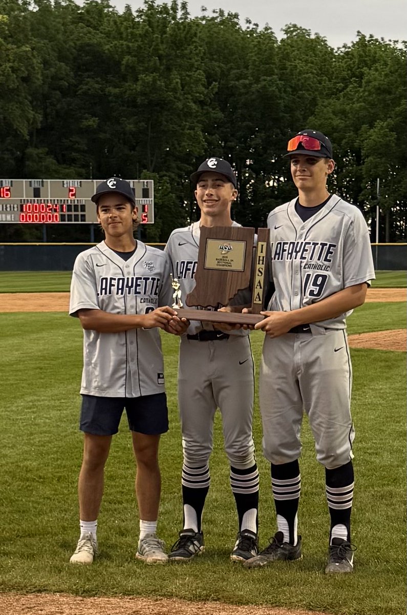 IndianaNitro's tweet photo. Congrats to our 3 Freshman (2029’s) who are part of the storied @lccknightsball program.

Pictured L-R are Lucas Gutwein, Dru Stapleton and Colton Guyer. https://t.co/OIcJiklSvp
