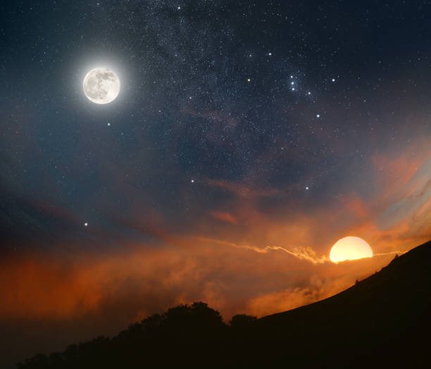 fizzyfizzytwiz's tweet photo. #vss365

Moon looks down in #victory
Weaving celestial charms 
Through moonlight and moonbeams 
Rendering speechless 
Its harem of stars 

What hope be for 
Us mere mortals 
Looking above 

Looking for answers 
For solace
An age old comfort 

The sun can’t win 
With its burning eye