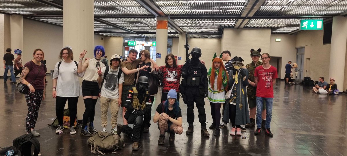FloppyLetdown's tweet photo. Well DoKomi was a blast, it will be something ill remember for a long time, glad my Leon cosplay looked okay! https://t.co/o1VymtbF5V