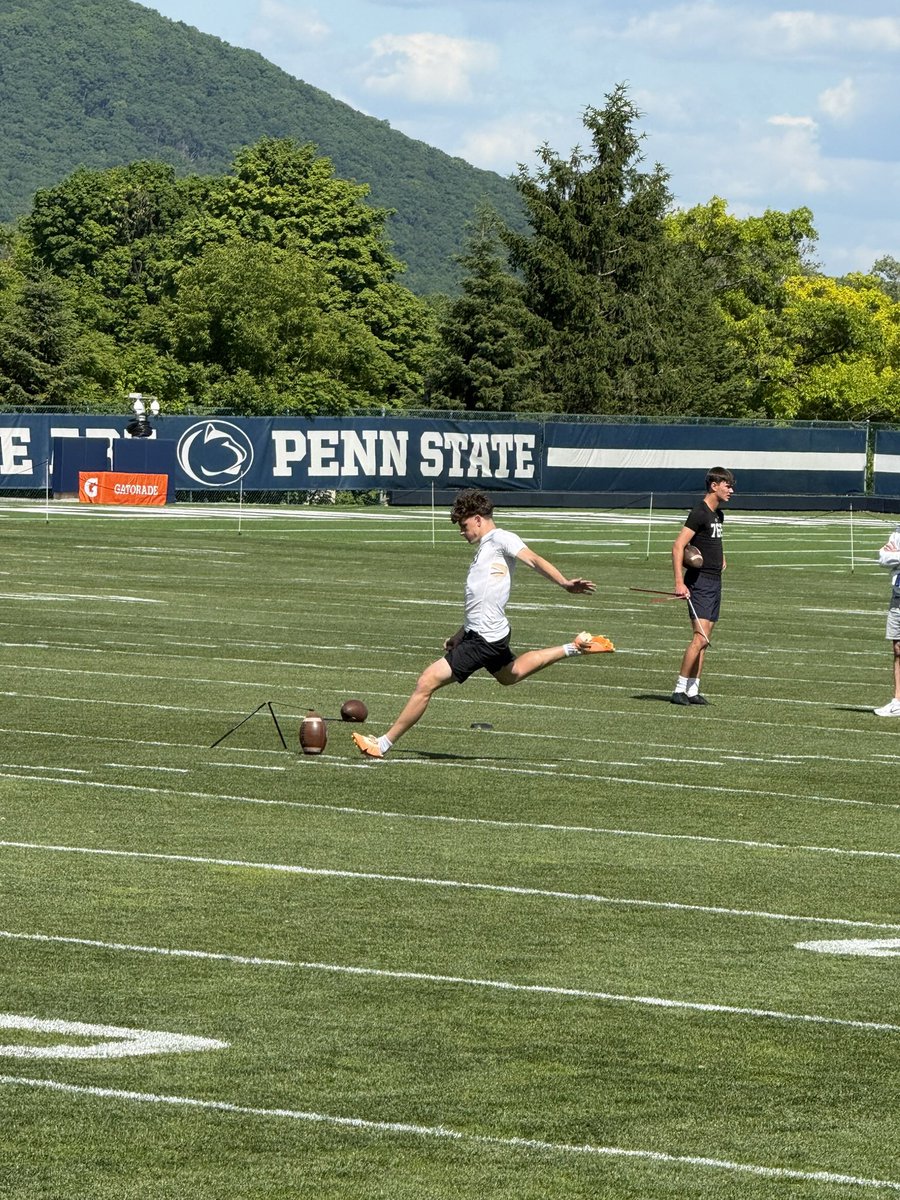 bburt_13's tweet photo. AMAZING day at Penn State! Charted 7/8 (miss from 40 right 🤦‍♂️), won the fg competition with a 54yd right middle kick, tied second in kickoff competition! Thank you for having me out! @CoachLang22 @CoachLustig 
@centralyorkFB https://t.co/8qVtrFBxDH